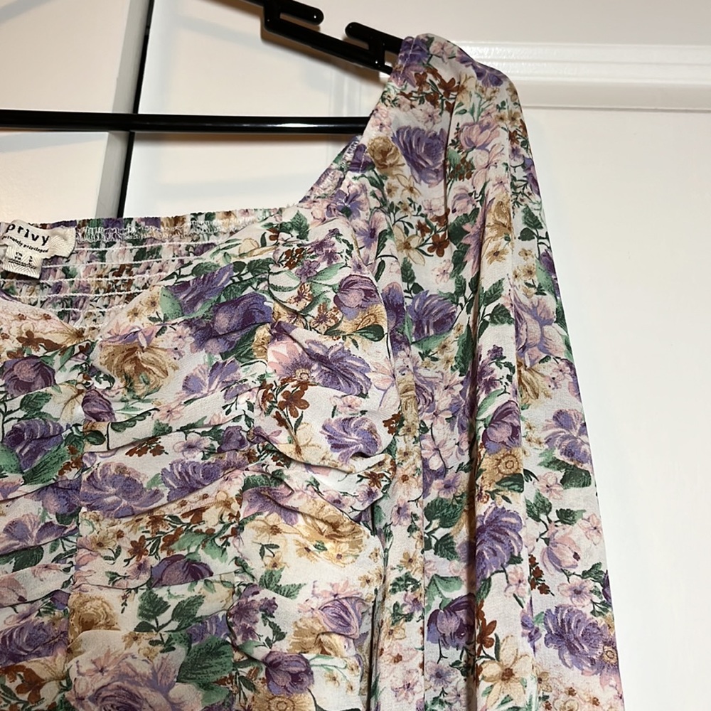 Y2K privy privately privileged Flower top